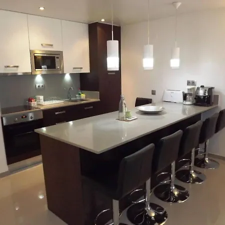 1 Bed Front Sea In Aveiros *